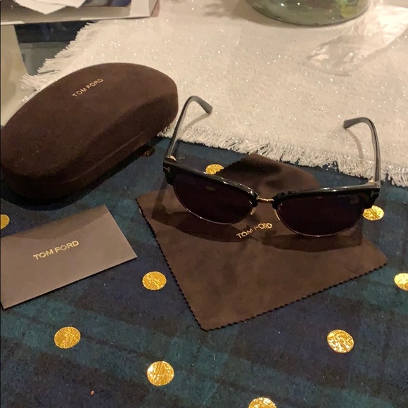 Tom Ford Sunglasses - Picture 7 of 7